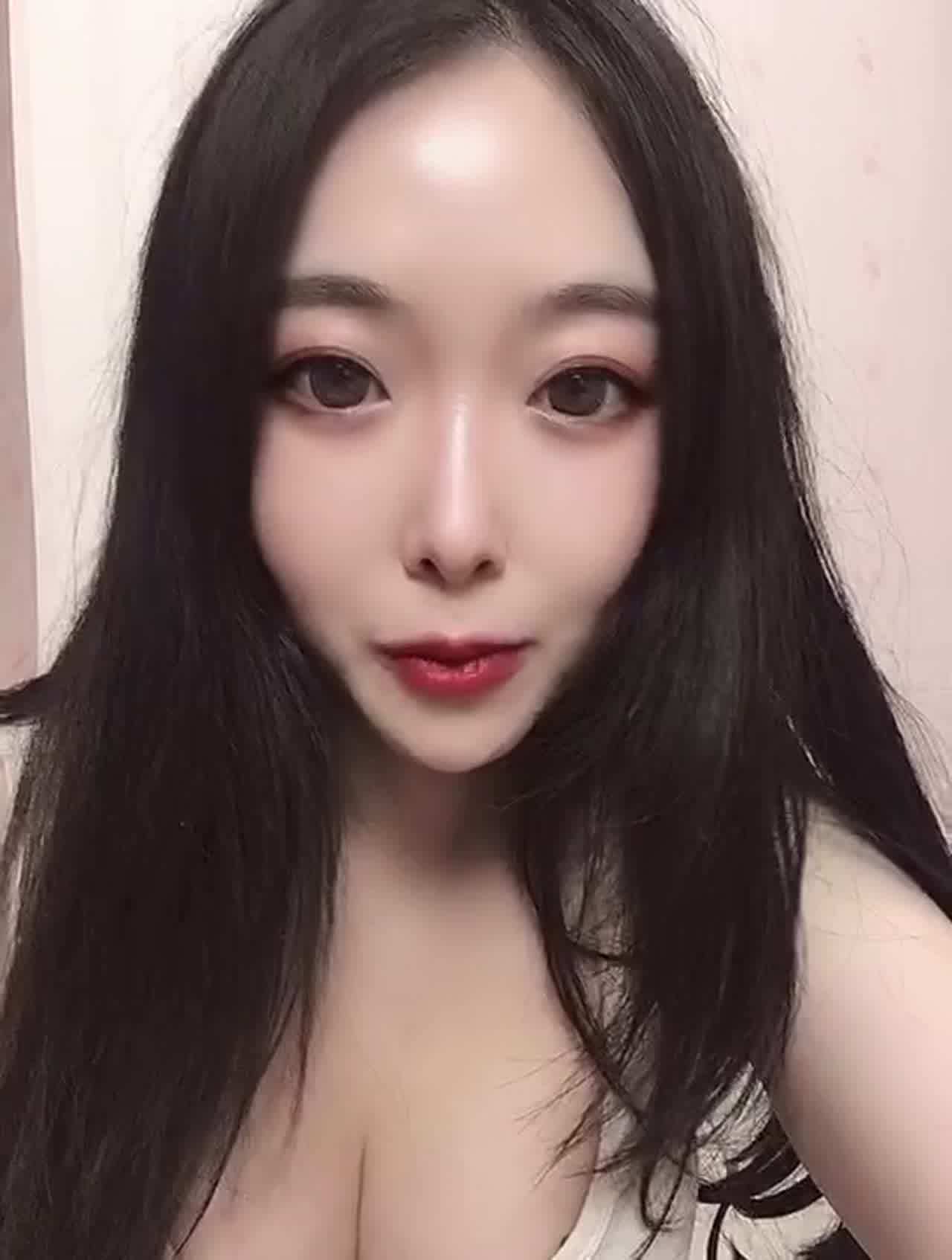  我是梦梦，喜欢我的小哥哥可以多多支持，可深入交流 内容 的剧照4