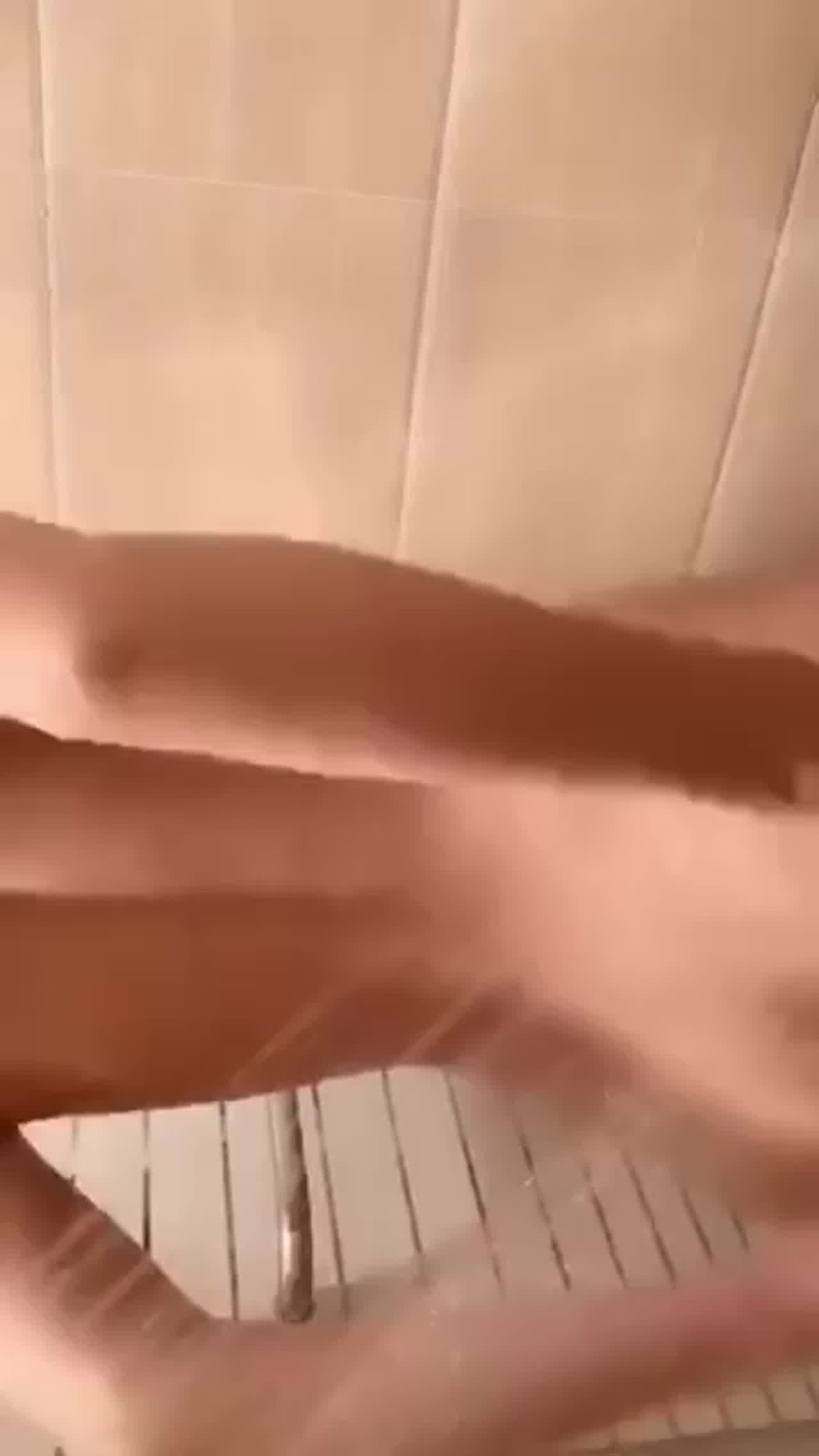  美女主播洗澡自慰 的剧照9