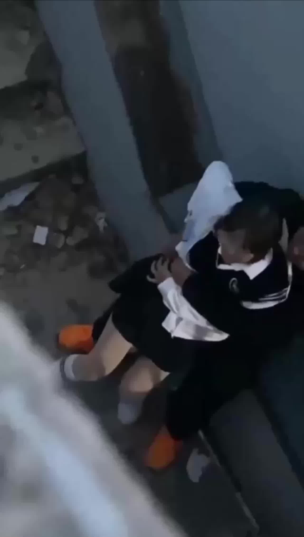  学生妹推着推着就进去了真刺激 的剧照5