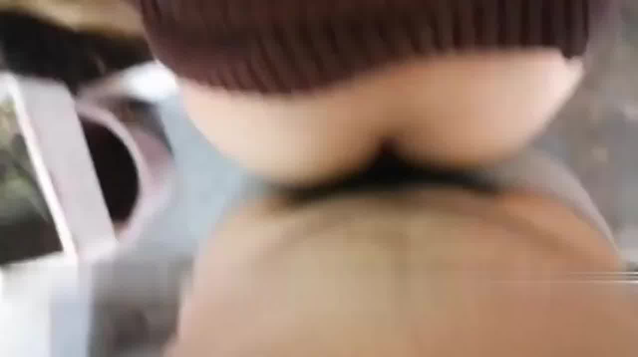  和新婚邻居在楼梯间偷情 的剧照10