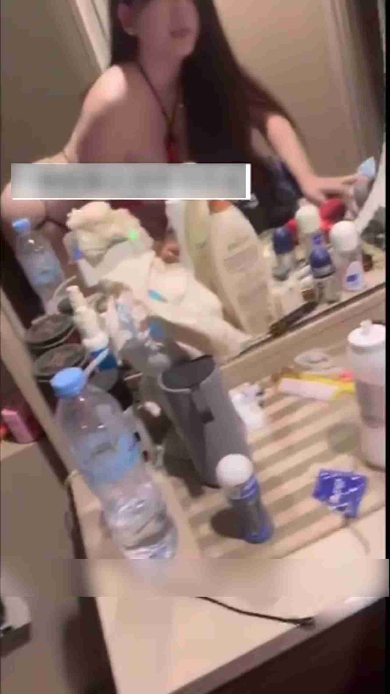  巨乳少妇第一次肉搏黑人被操翻了 的剧照7