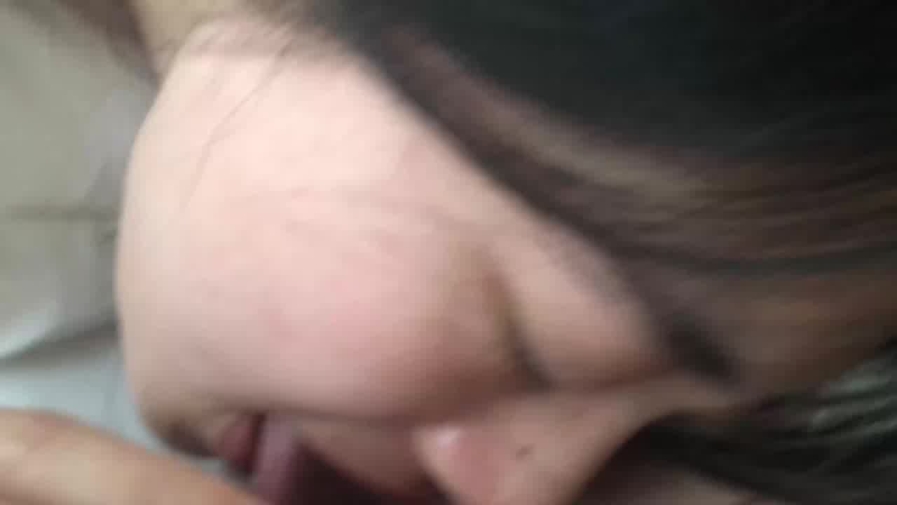  有一个喜欢舔屁眼的老婆是一种什么体验，“舔下屁眼”“老公你这里好看女的那个地方流水一样”“有几个人 的剧照1