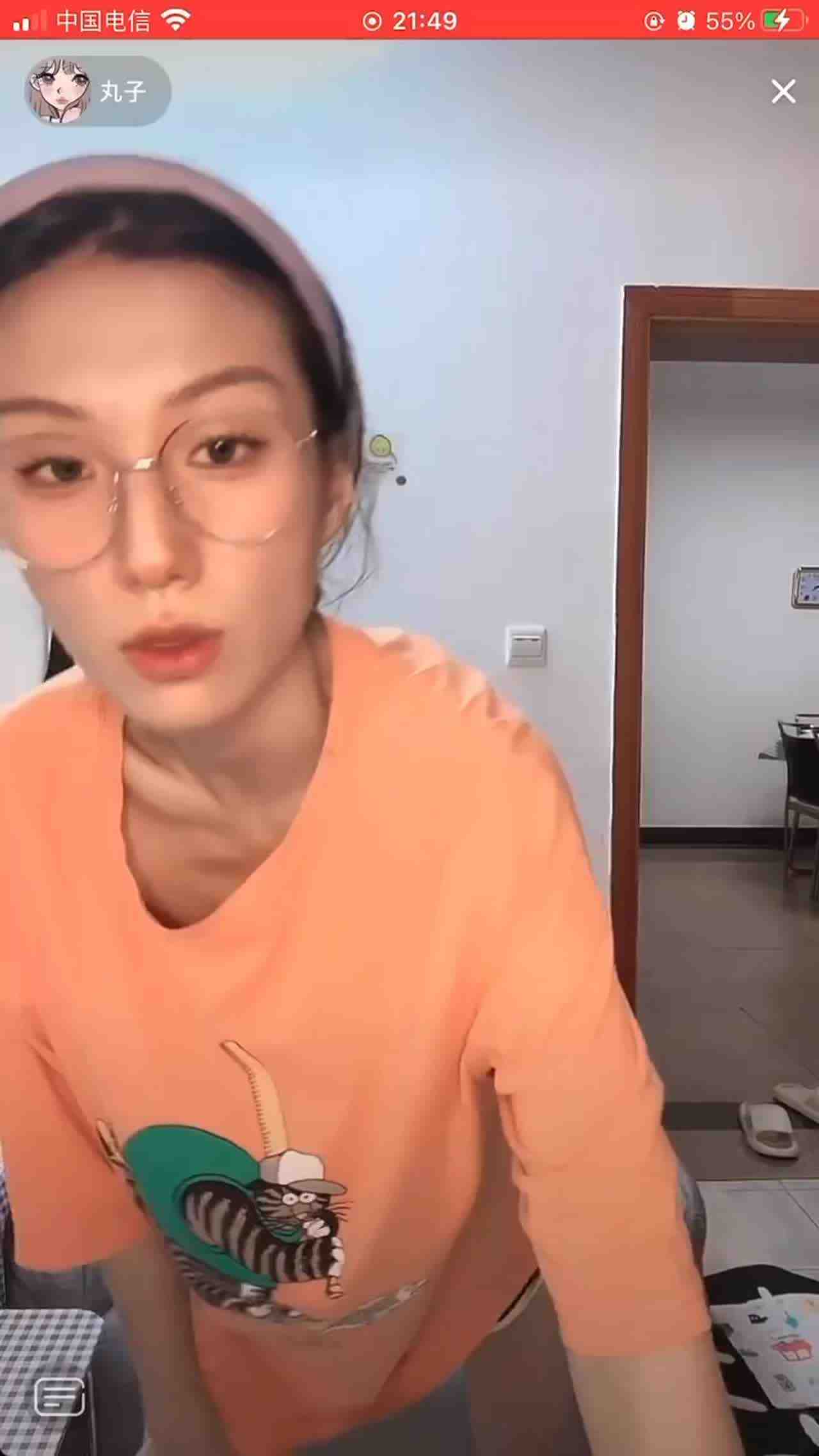  抖音快手走光系列-故意走光装无辜 的剧照10