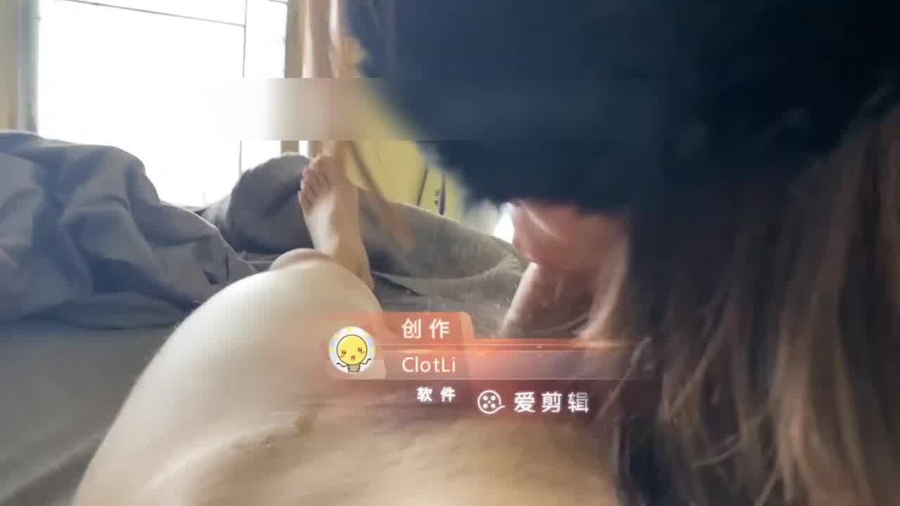  漏裆黑丝女上位 的剧照2