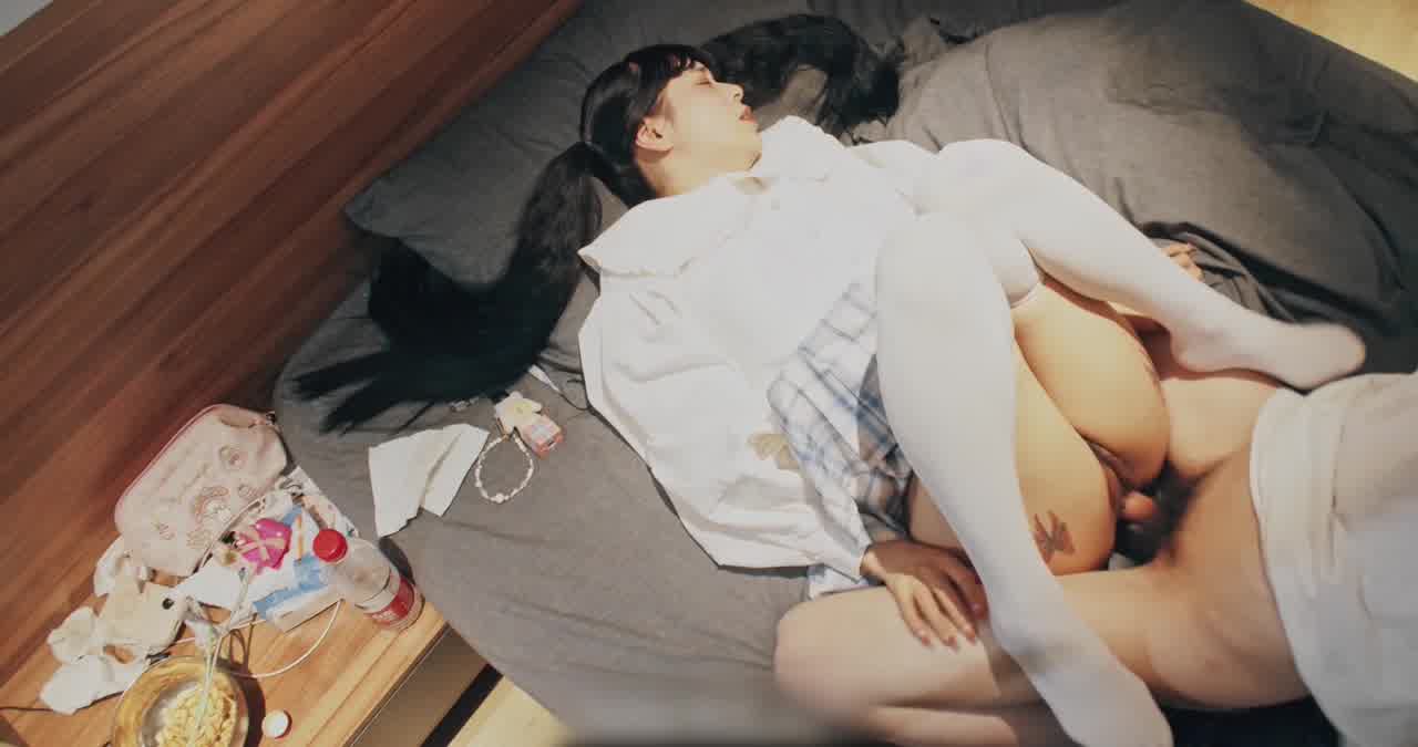  女神爱肉棒性爱肉便器 双马尾萝莉花式做爱 的剧照7