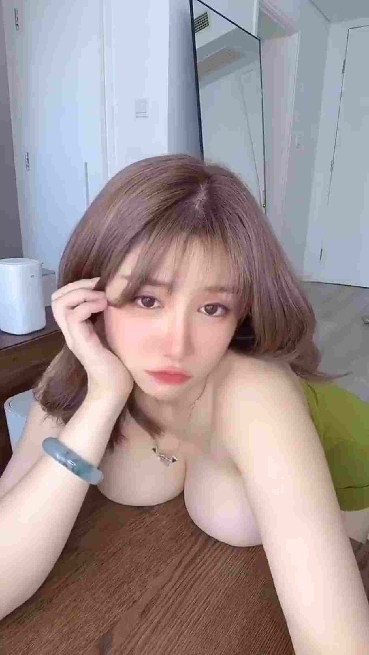  无聊的周末好想被爆操 的剧照1