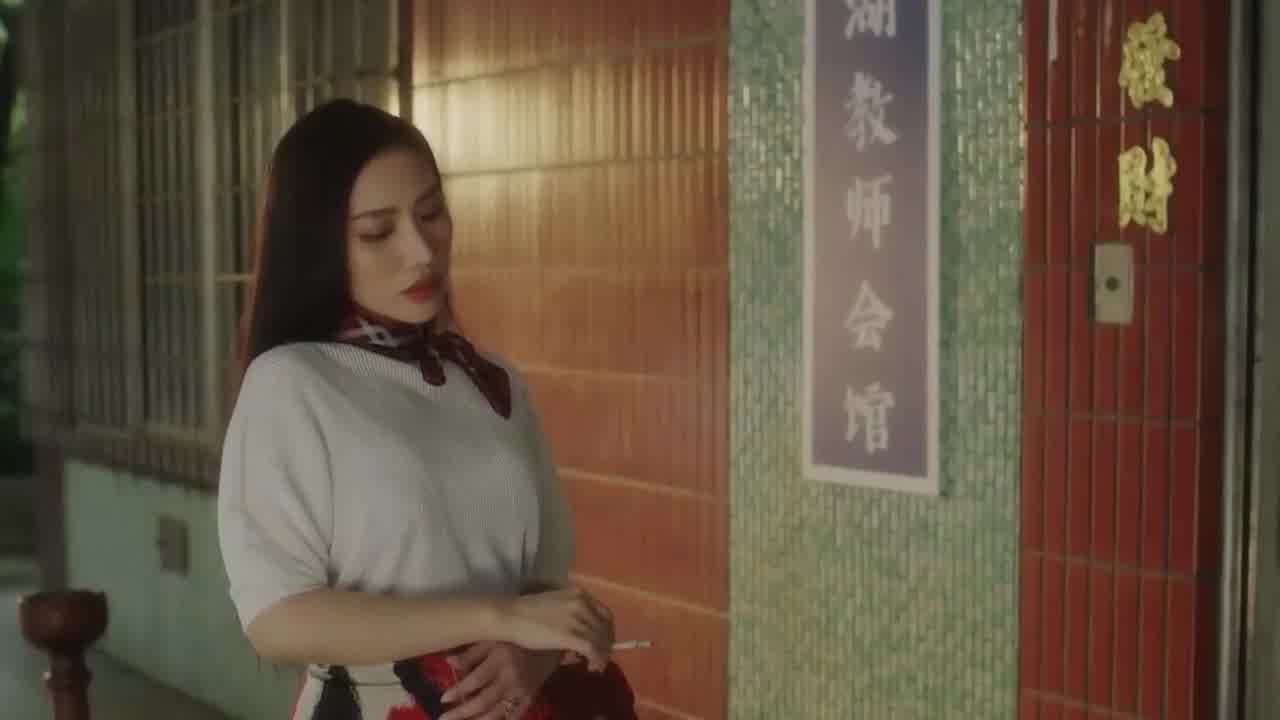  淫乱群P必看经典 的剧照2