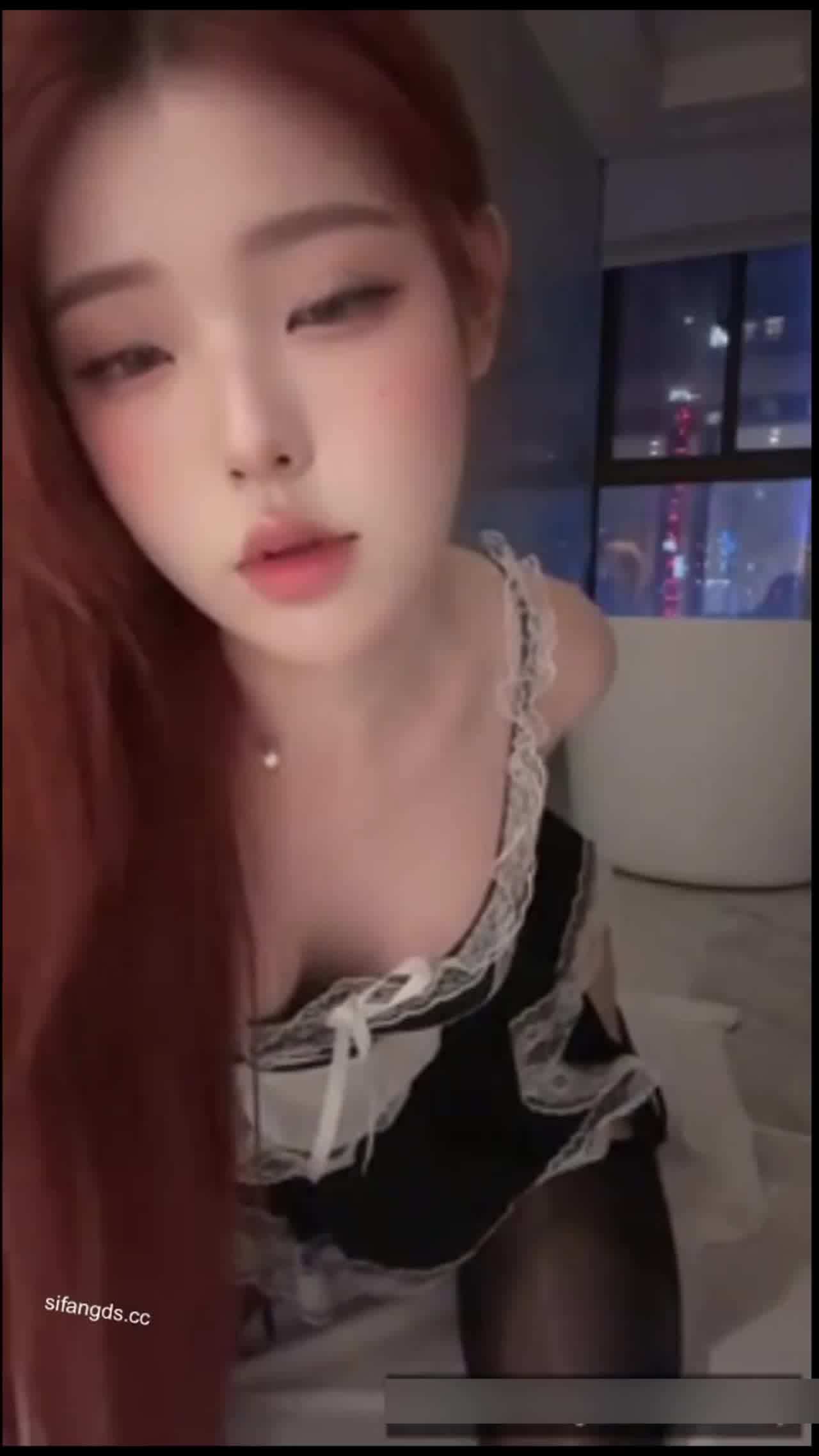  【你是我见过最美的男人】腿上绑着避孕套做爱，里面还有一堆精液，女仆装黑丝口交诱惑，还是男人懂男人 的剧照1