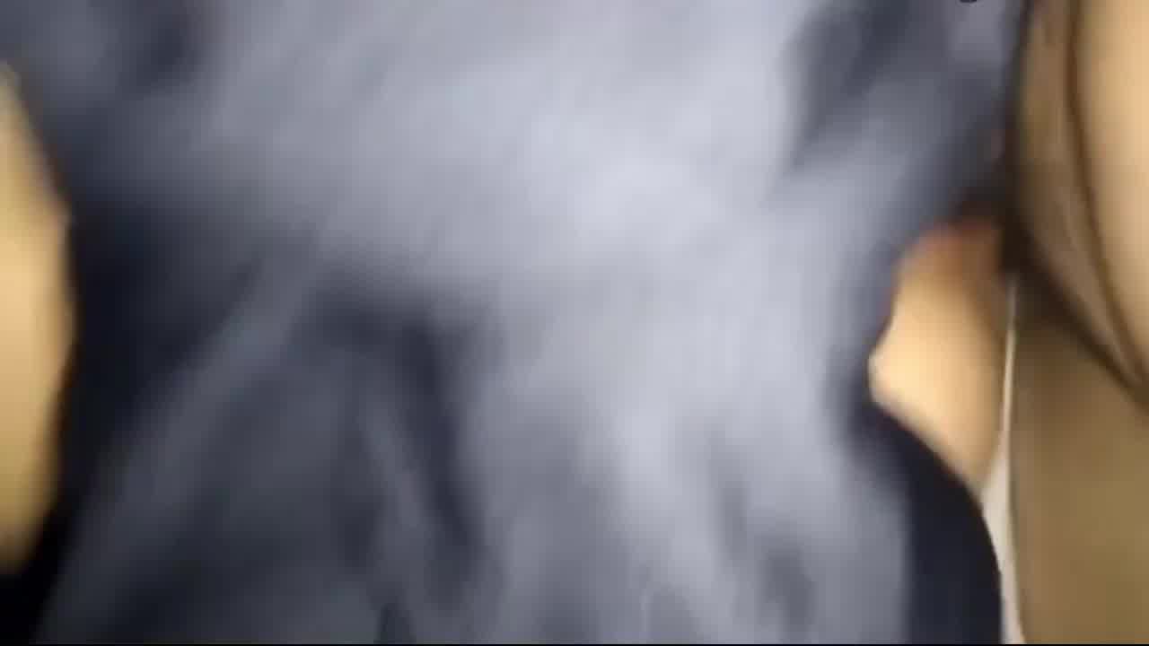  【日本成年萝莉】纯欲少女爱上哥特男，天真小萝莉好奇观察大屌+校服捂脸少女激情内射原版附露脸短视频! 的剧照1