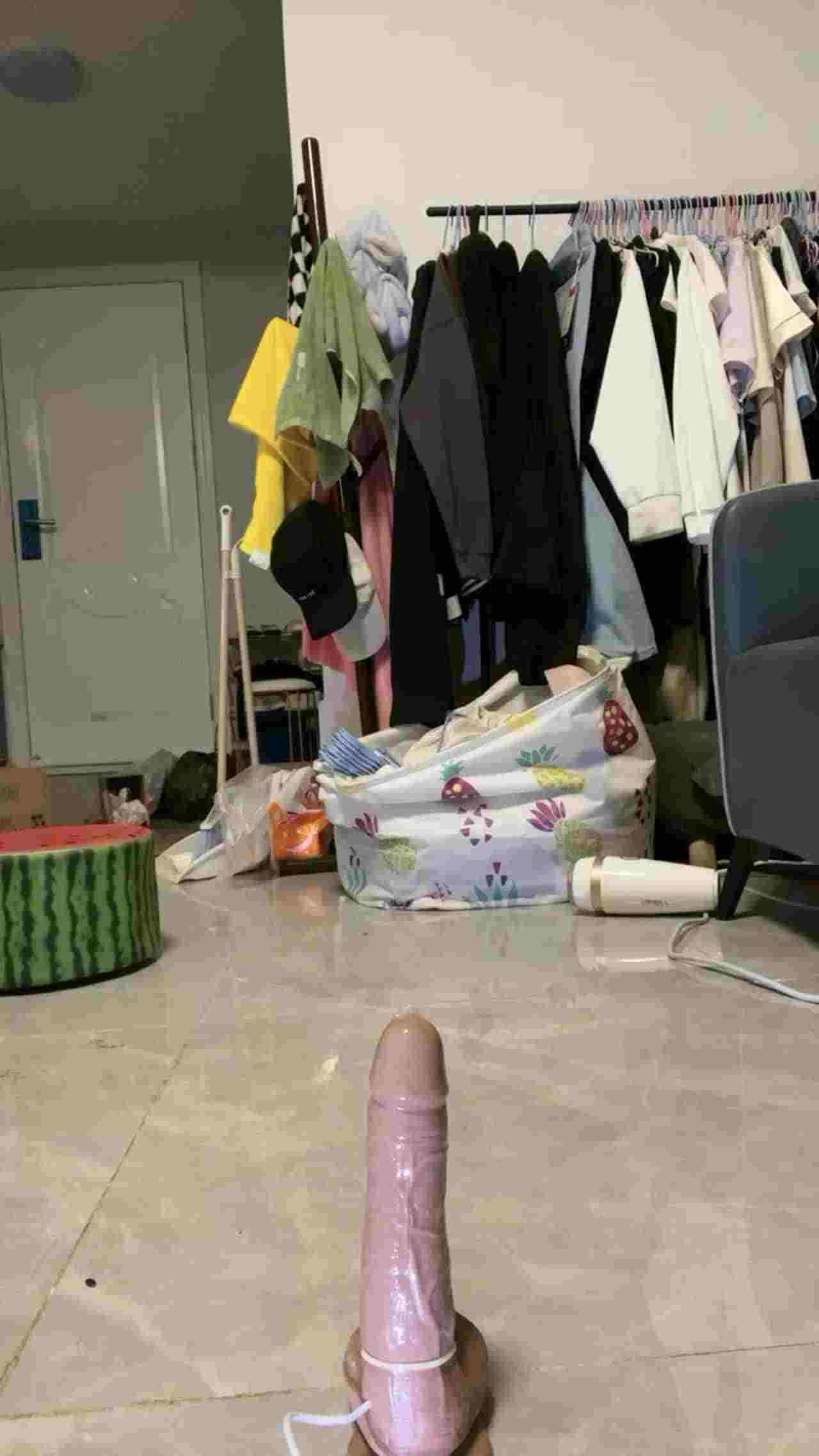  玩具玩的不够 的剧照1