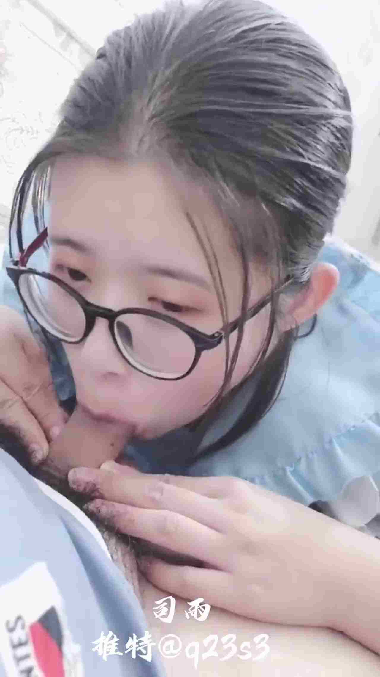  学院派女神司雨 女仆服侍颜射 的剧照9