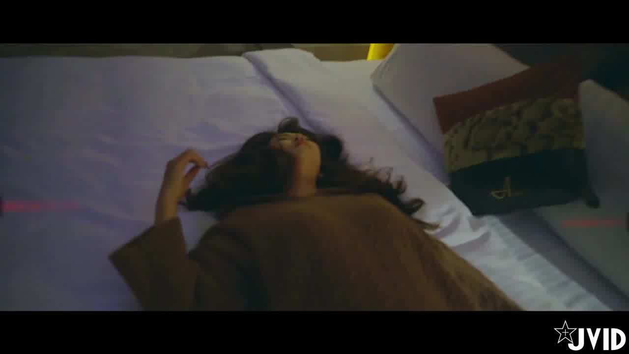  jvid 美乳女神肉包 性爱gber叫车性体验 的剧照7