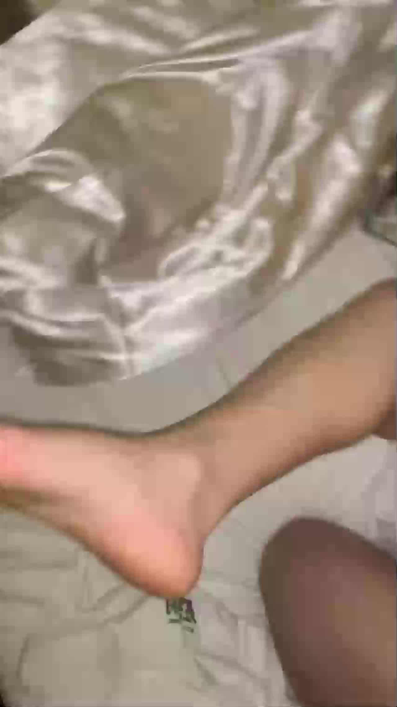  无套露脸极品淫荡少妇疯狂抽插骚穴第一视角 的剧照6