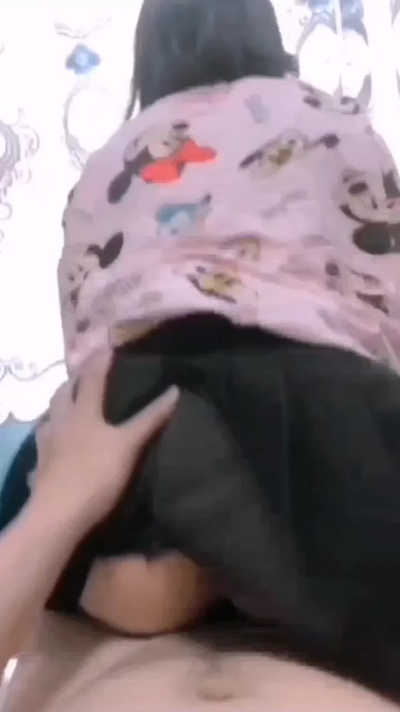  内射高一大眼妹 的剧照6