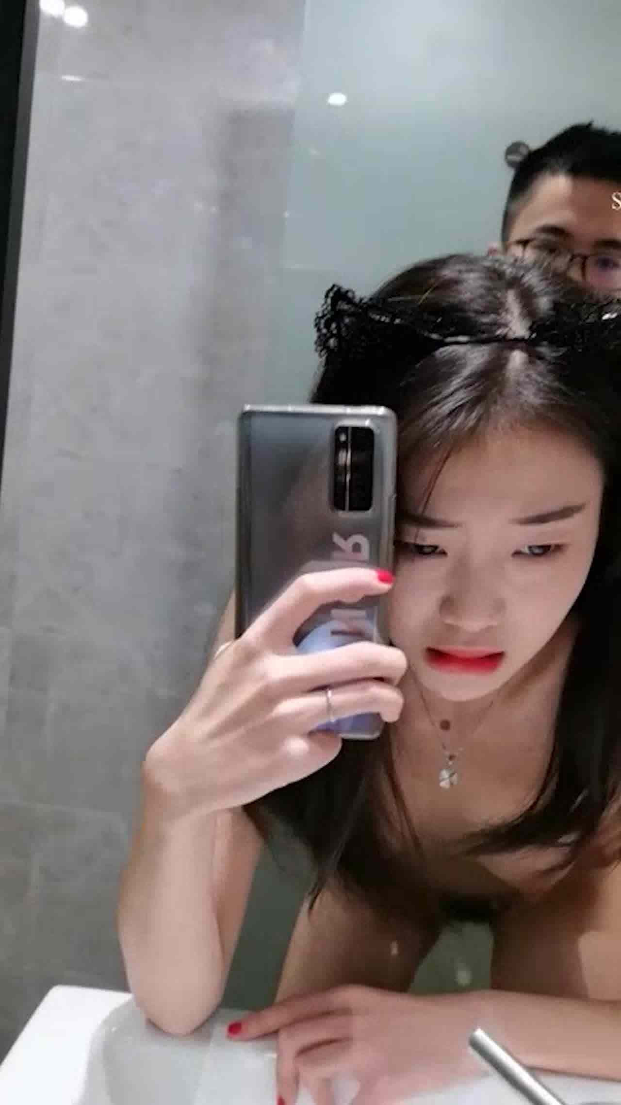  浓密阴毛熟女性欲旺盛每天都要干 的剧照3