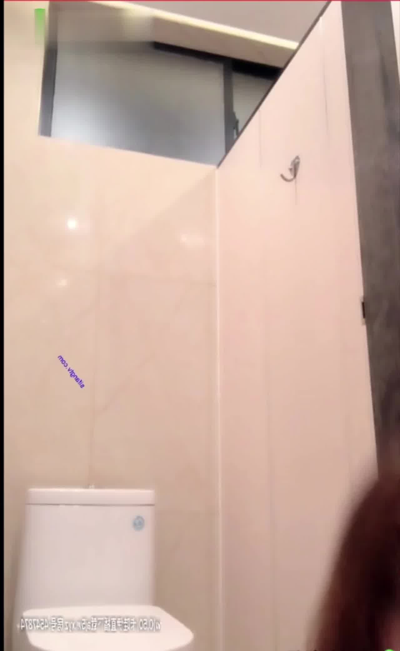  淫荡人妻少妇与老王偷情性爱 的剧照8