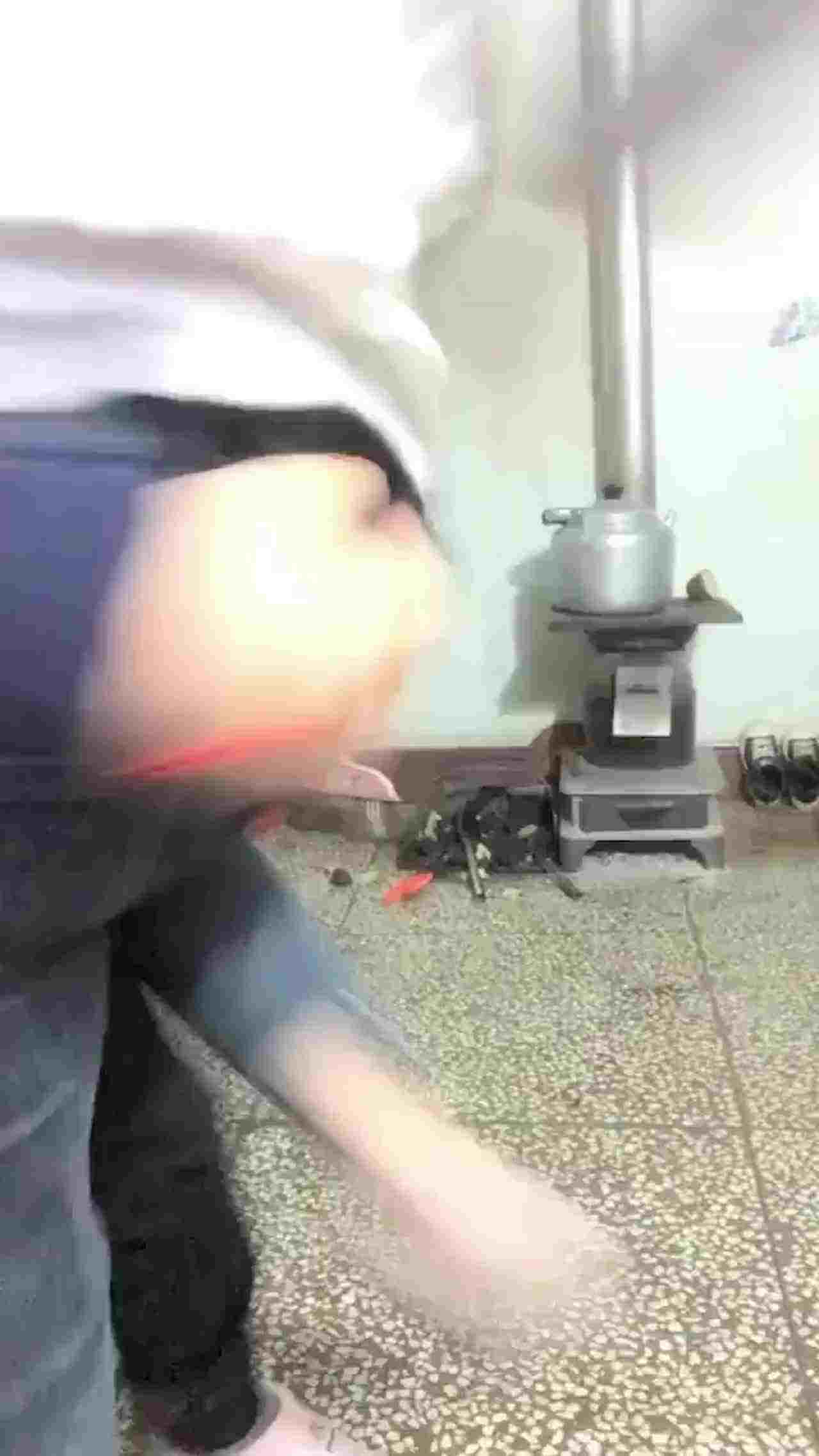  真实强奸嫂子，真刺激 的剧照8