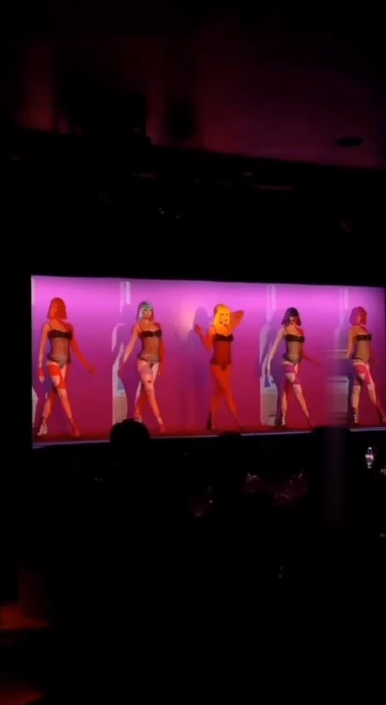  Lisa疯马秀首秀现场片段 的剧照3