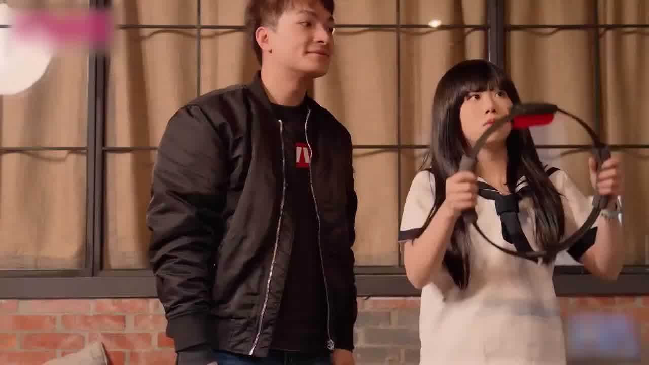  逃课欲到色大叔 成人游戏指导Play 玖玖 的剧照2