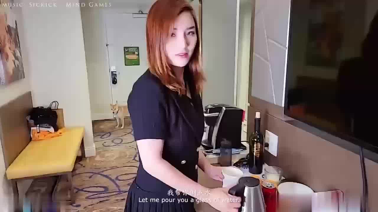  带套被强行拿下。要求内射自己 的剧照7