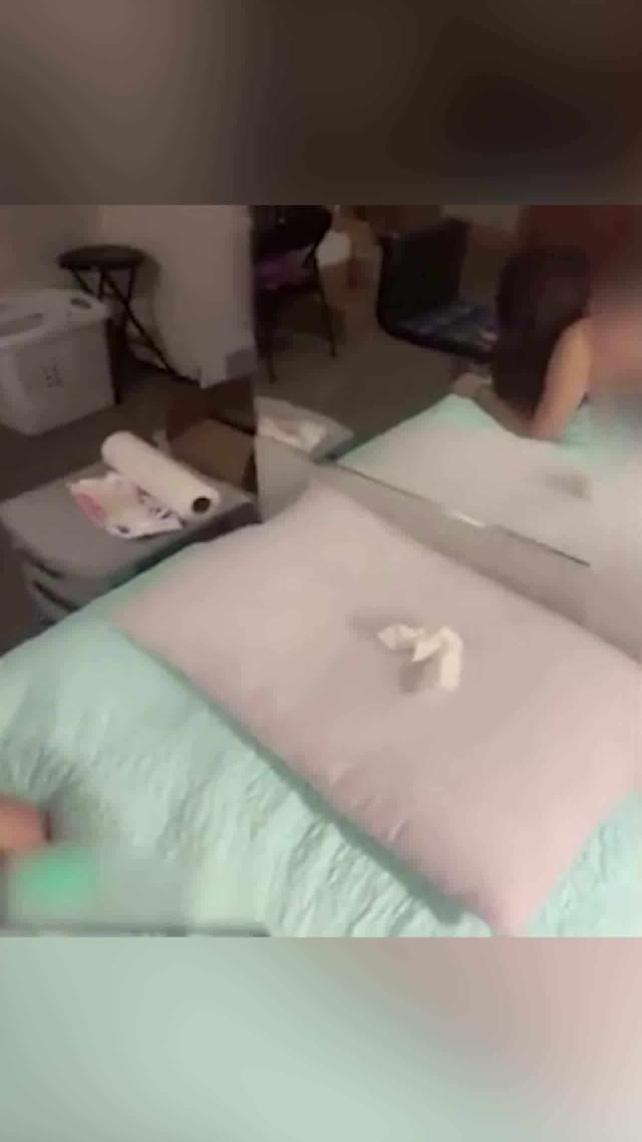  哥哥我帮你舔J8 骑乘位啪啪让人受不鸟了 的剧照3