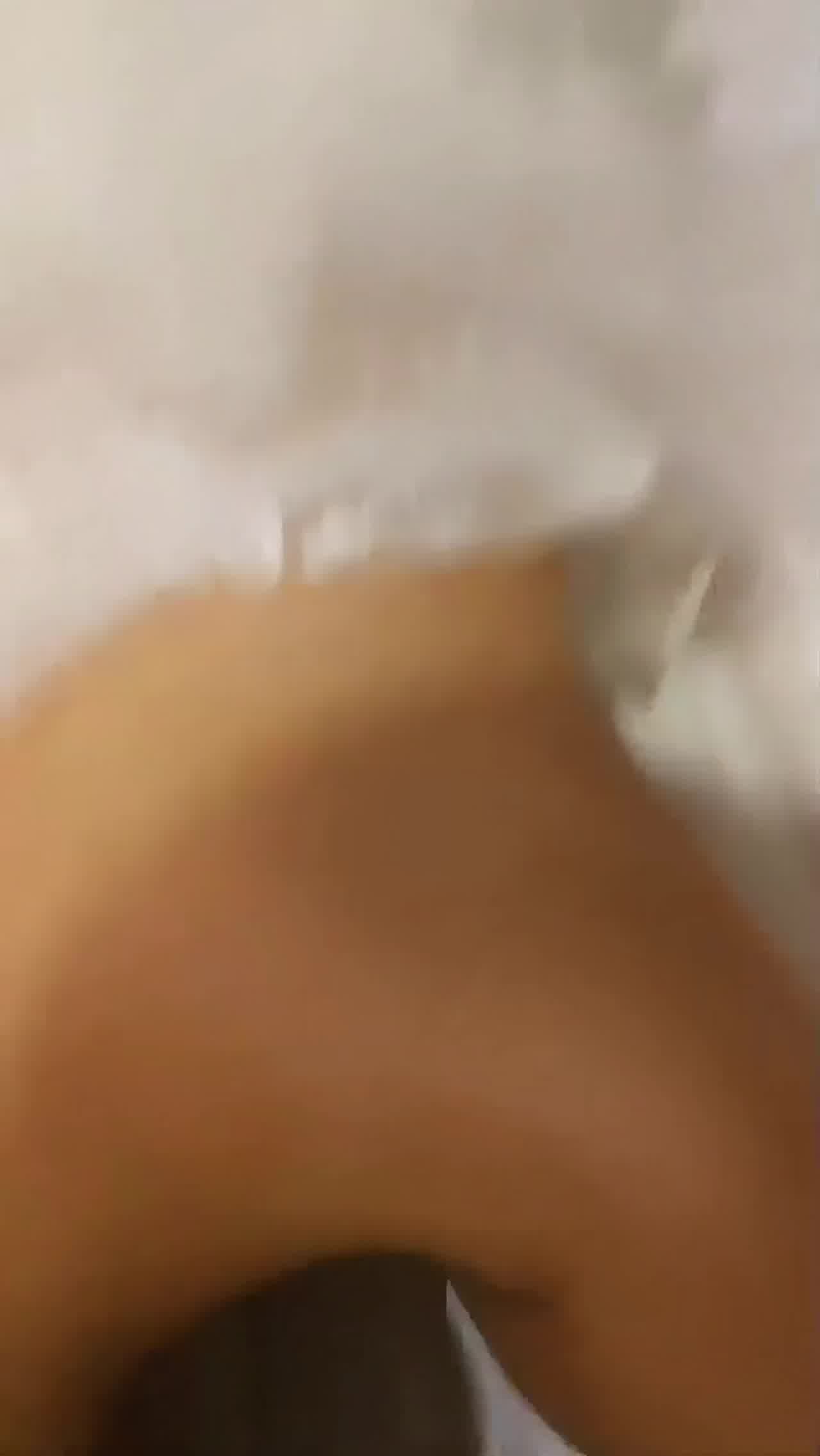  新娘婚礼当天被前男友啪啪 的剧照1