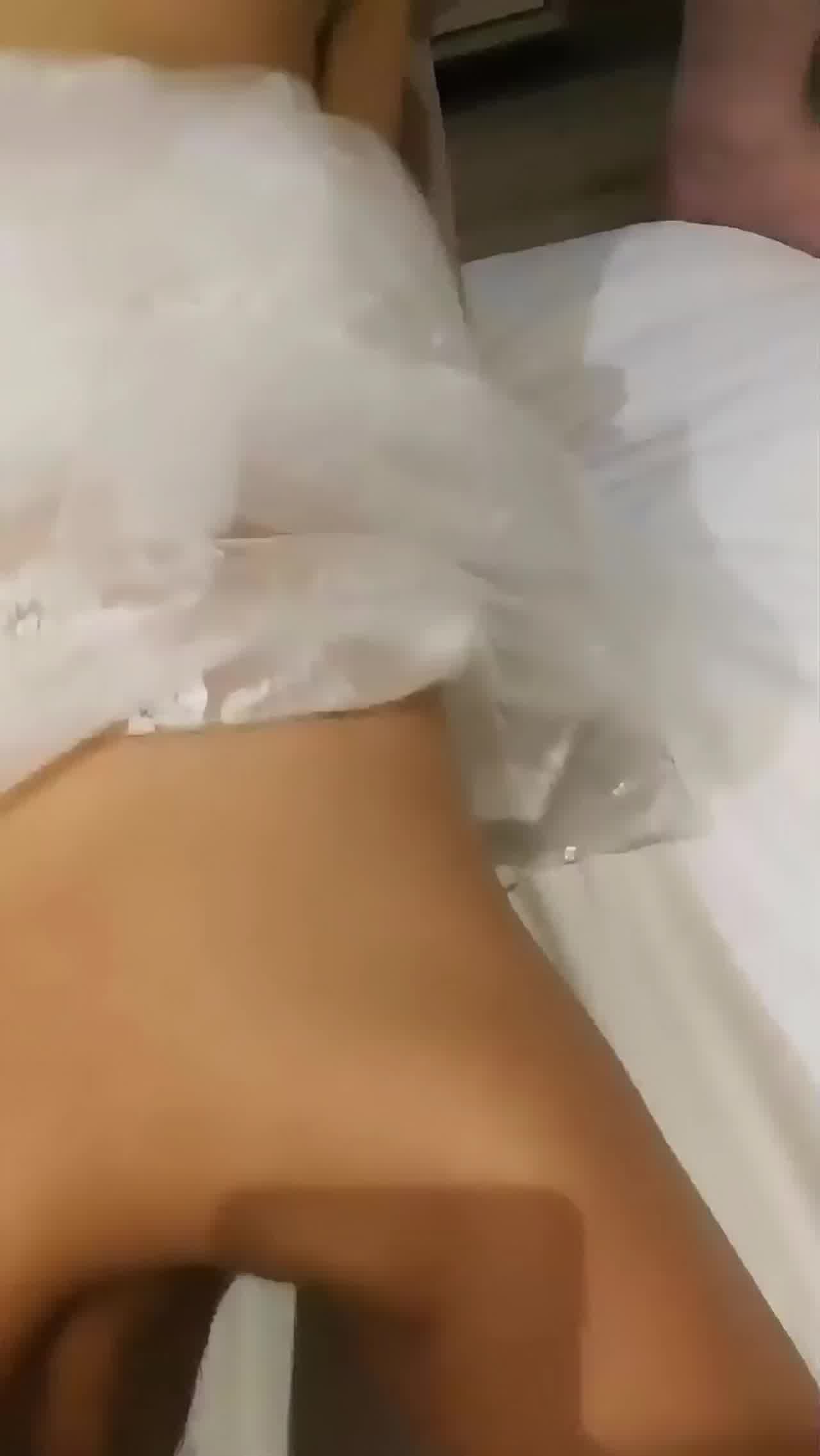  新娘婚礼当天被前男友啪啪 的剧照4