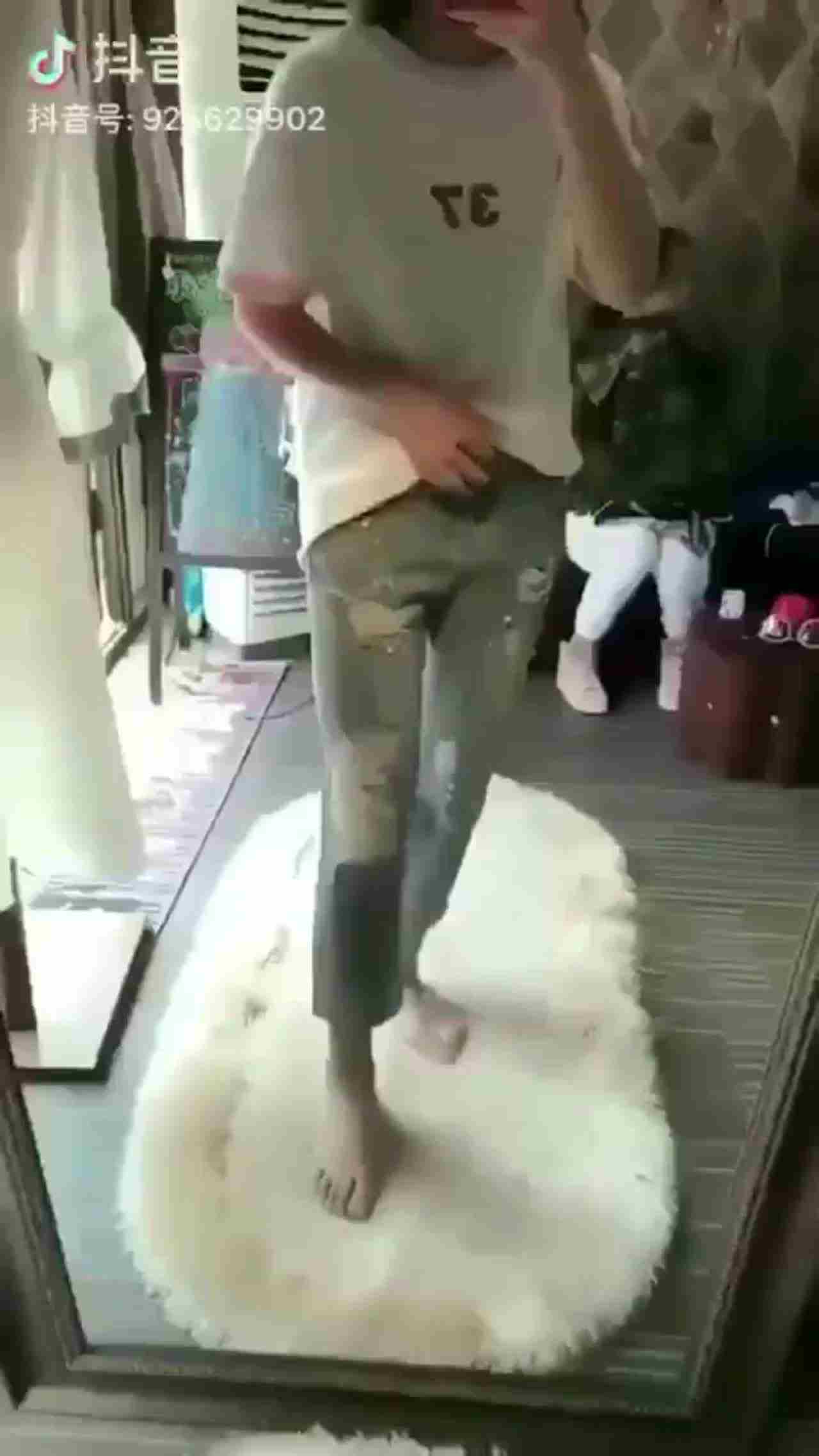  抖音各种疯狂不雅小视屏发骚爆奶等合集让你一次爽到射笑到尿 的剧照1