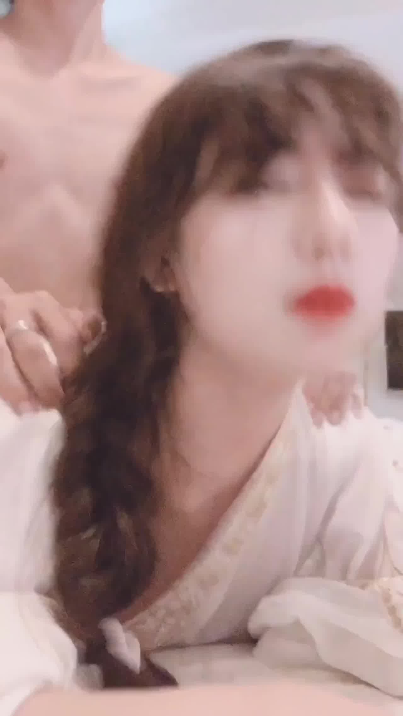  身材较好的美鲍女主，如果安排一场群p大战更刺激 的剧照7