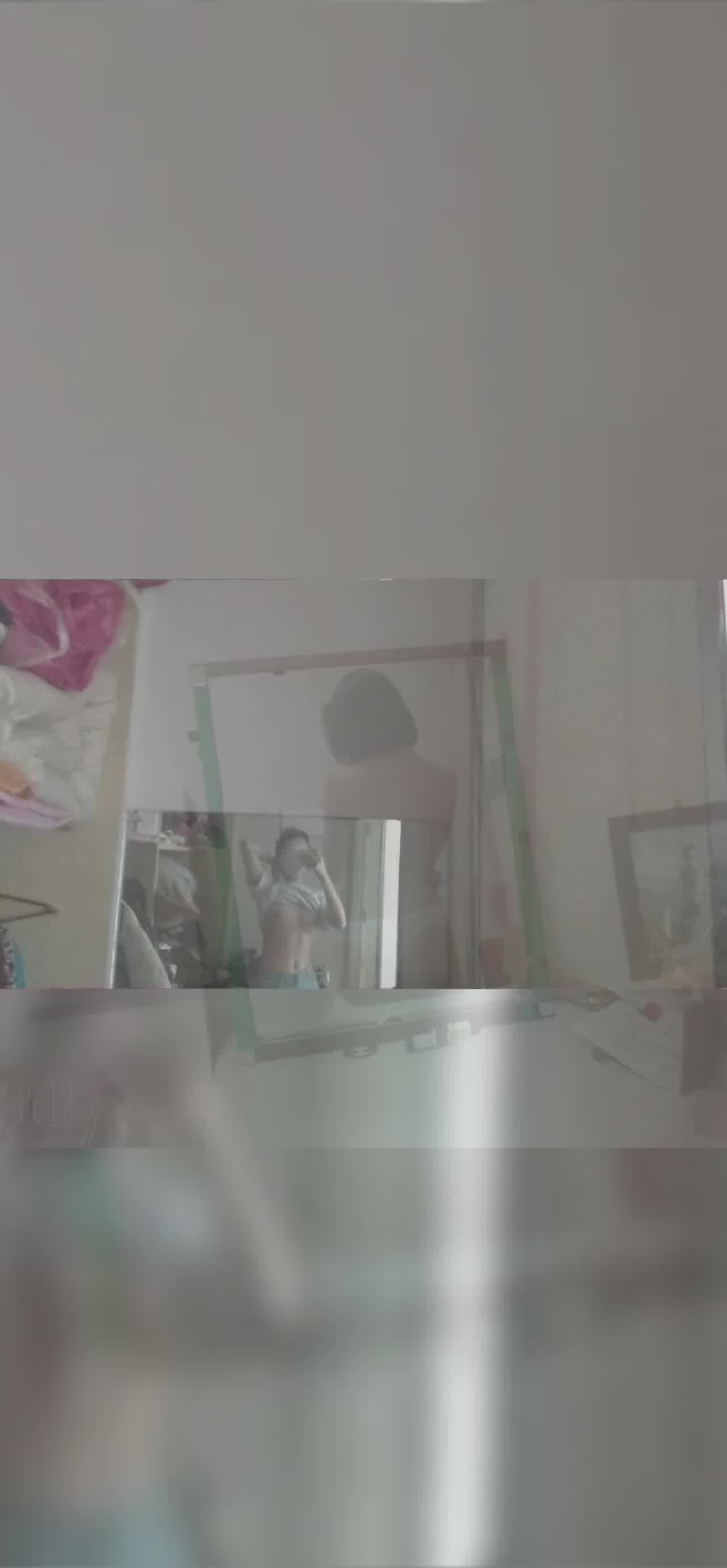  非要让我发自己的骚媳妇才能通过 的剧照1