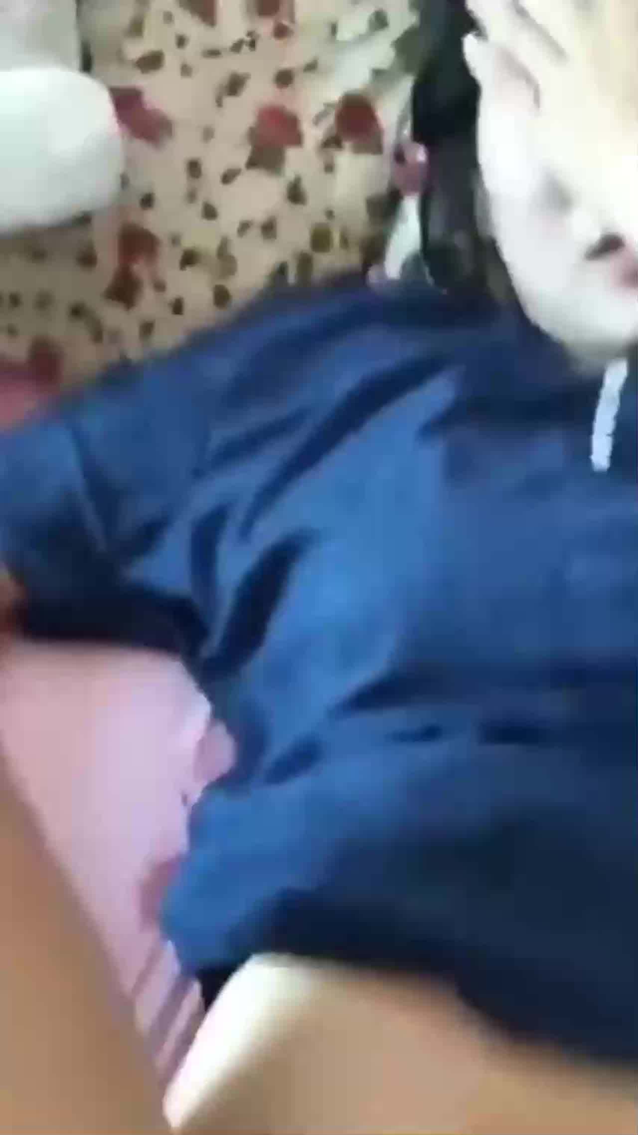  你个变态_人妻害羞捂住脸_拍个脸像打仗 的剧照8