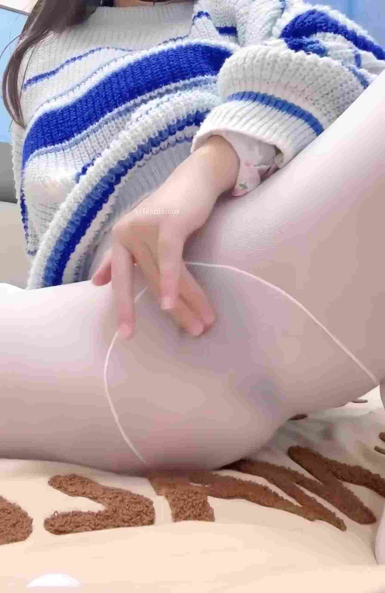  第一次刮毛的时候边边刮了一些中间不敢怎么刮 的剧照3