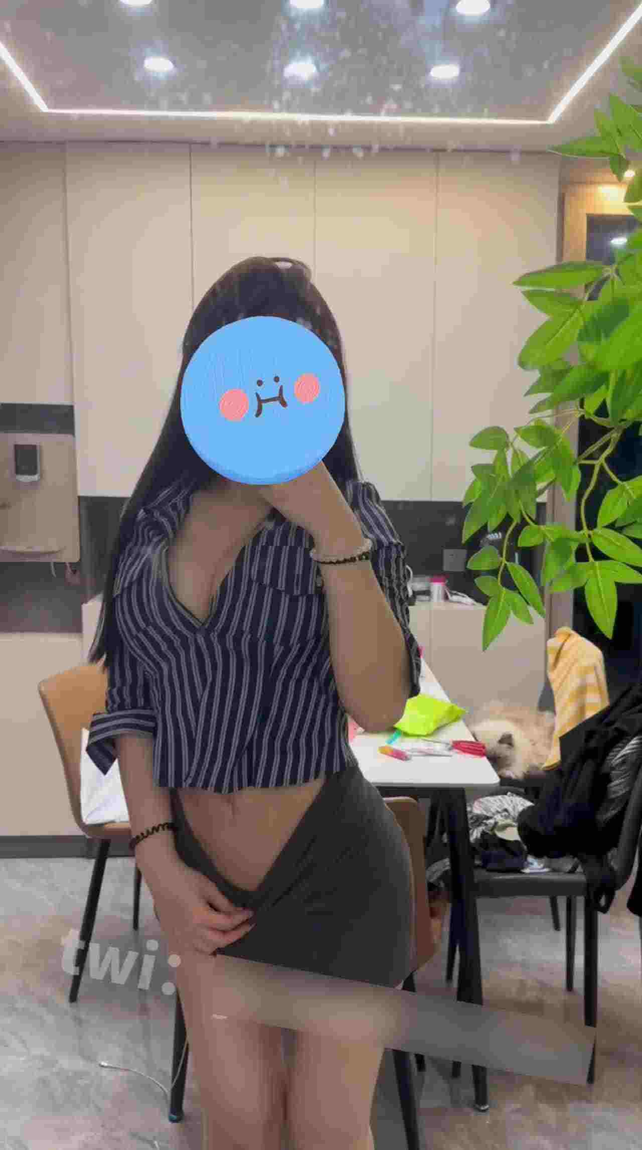  高价自购御姐女神-女神情趣高跟居家发骚合集，没有对象每天都搔首弄姿，多希望有个男的干她一起拍视频 的剧照6